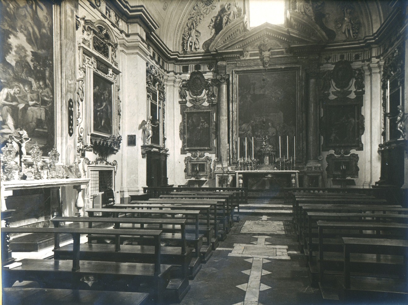 Interno della Chiesa di San Raimondo