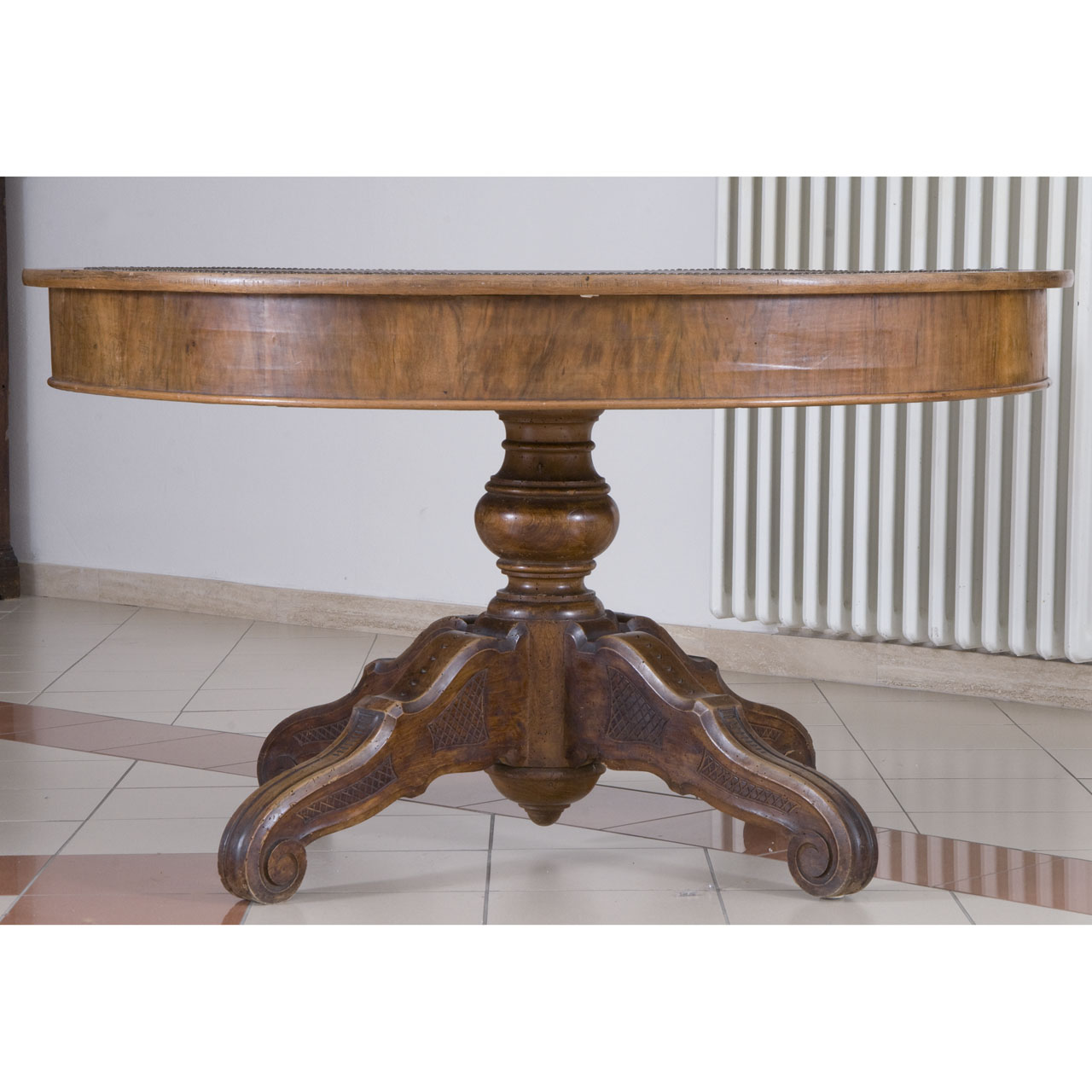 Tavolo del XIX secolo