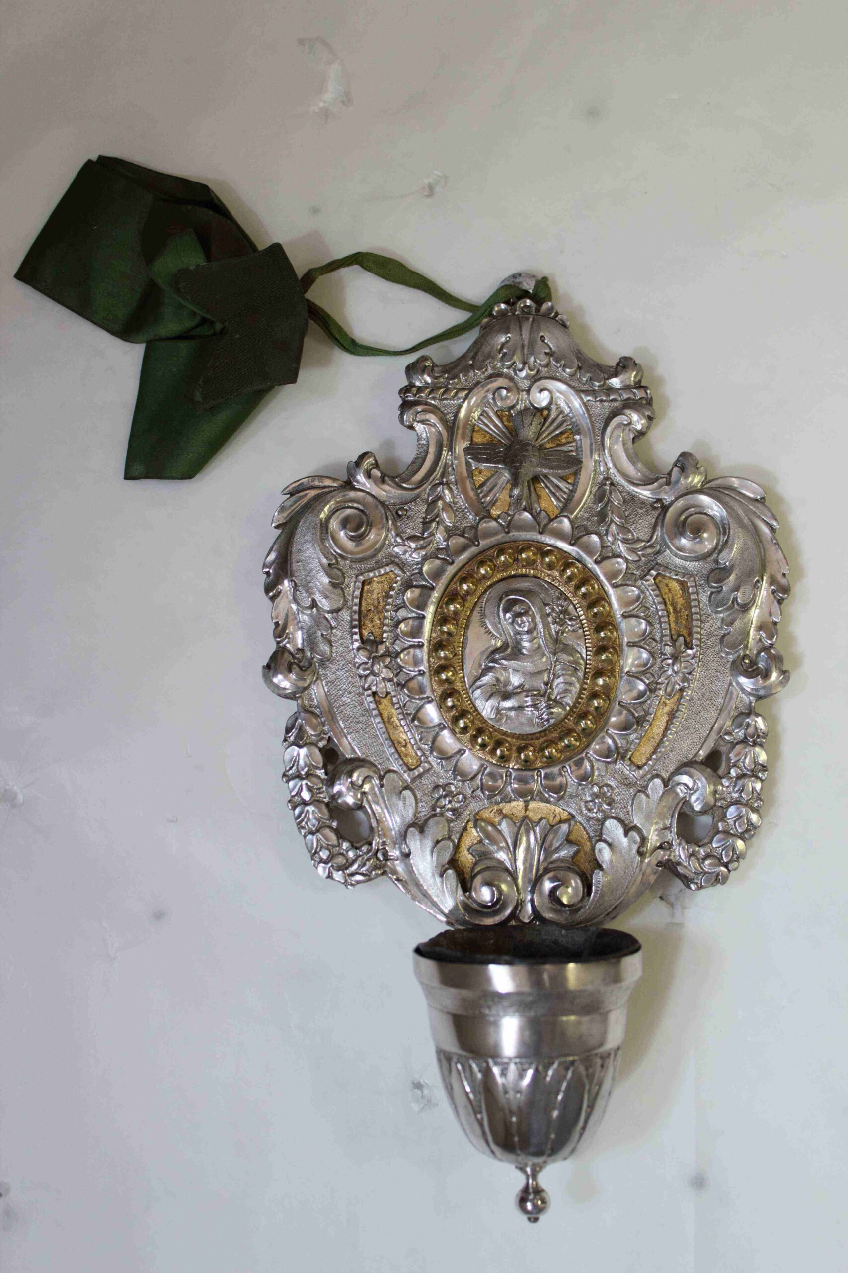 Acquasantiera da parete